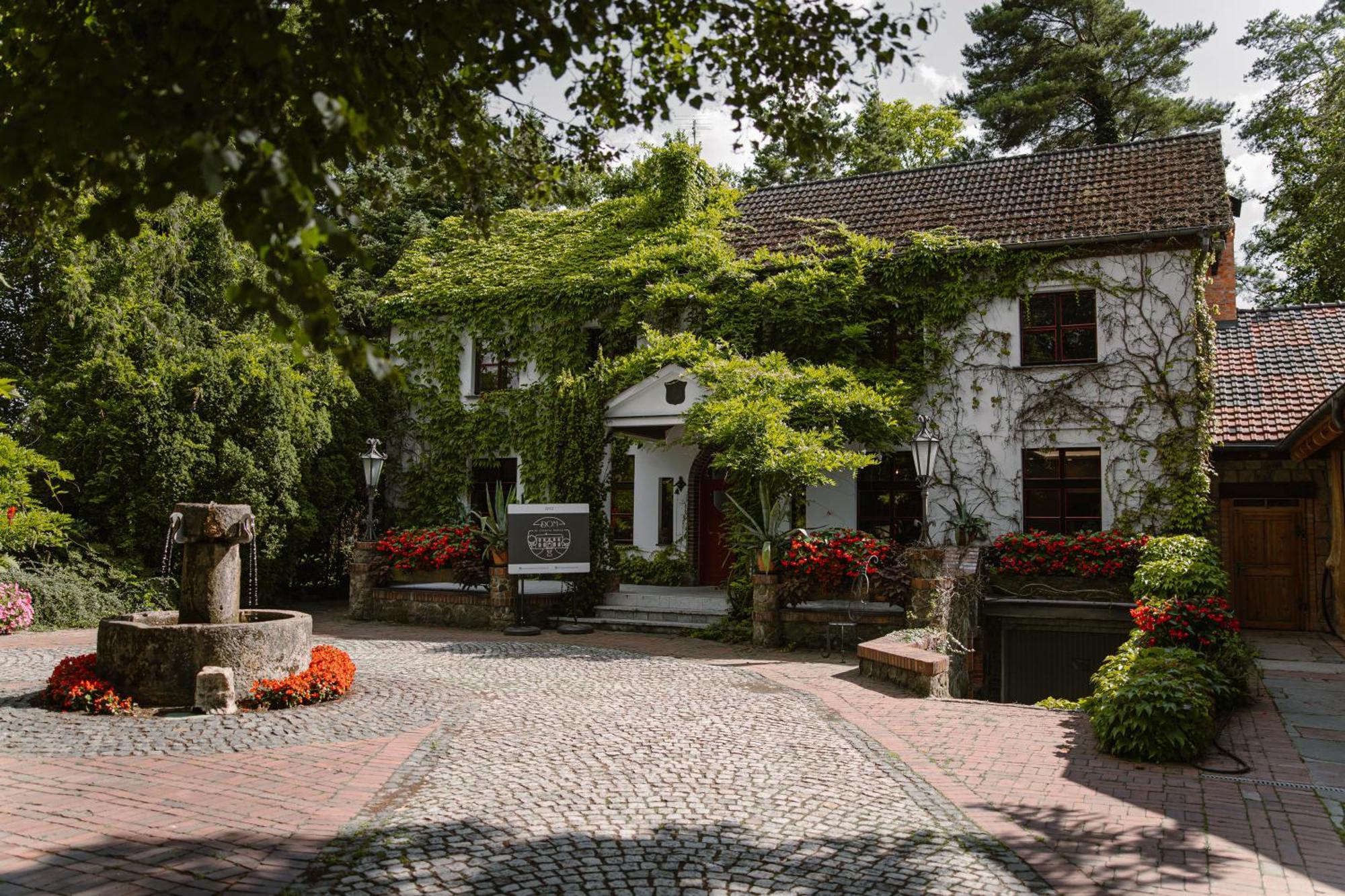 Siedem Drzew Hotel Biskupice  Exterior foto